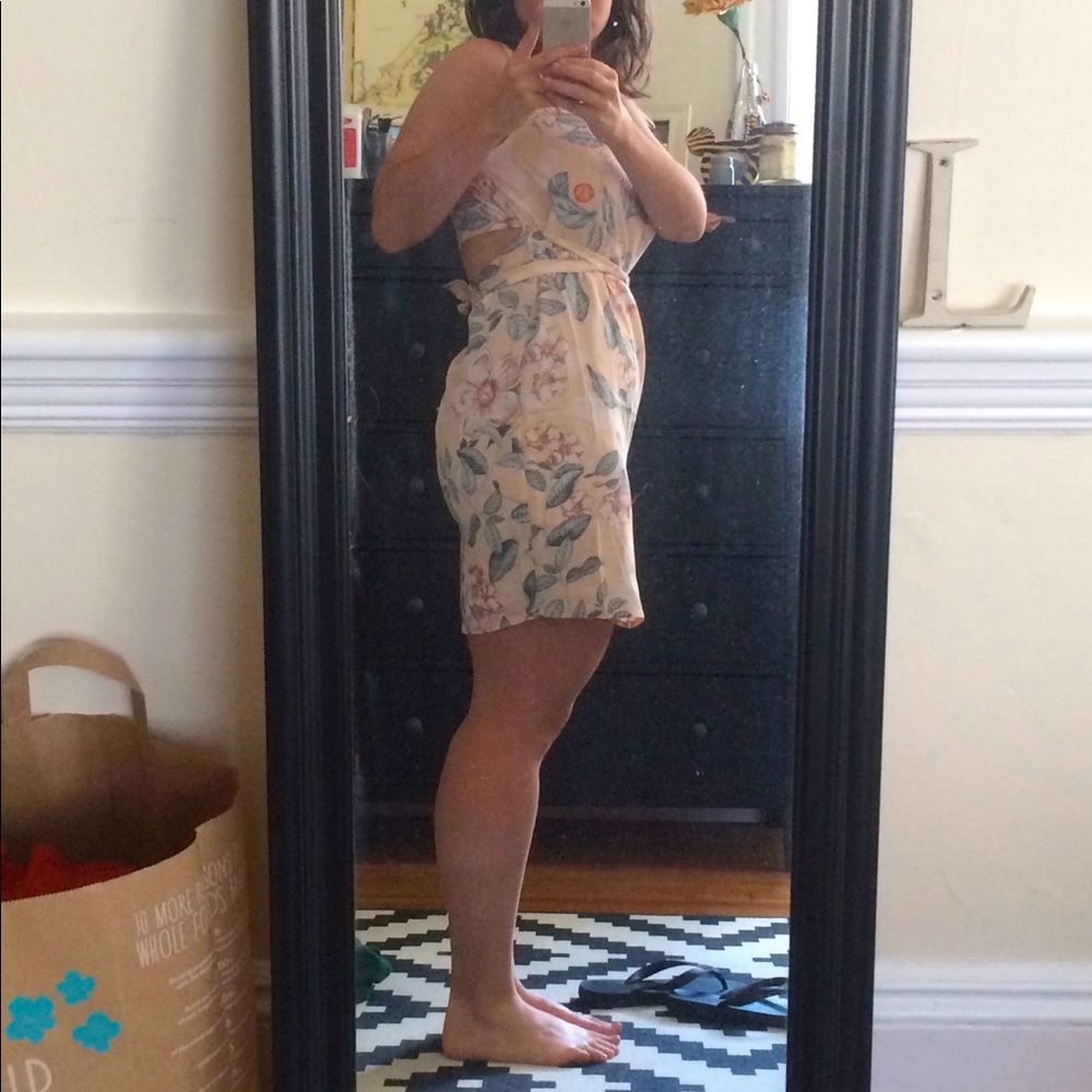 Cute dress with open back